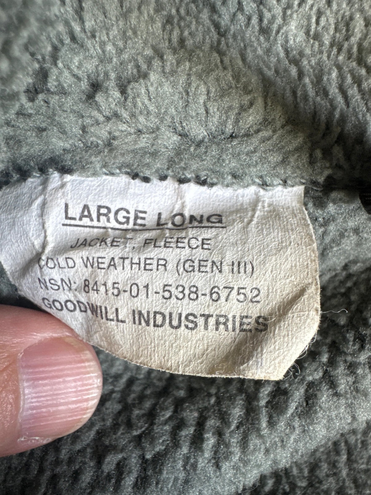 ECWS Large Long Gen 3 Polartec Foliage Green Goodwill Industries NSN: 8415-01-538-6752