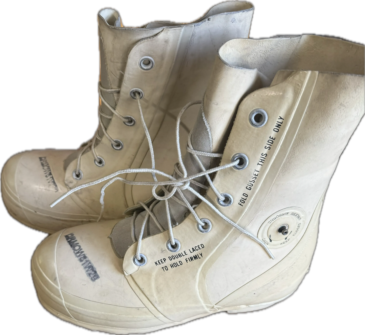 Fair Vintage BATA White 1975 Mickey Mouse Bunny Boots US Army Extreme Cold Size 8 Regular
