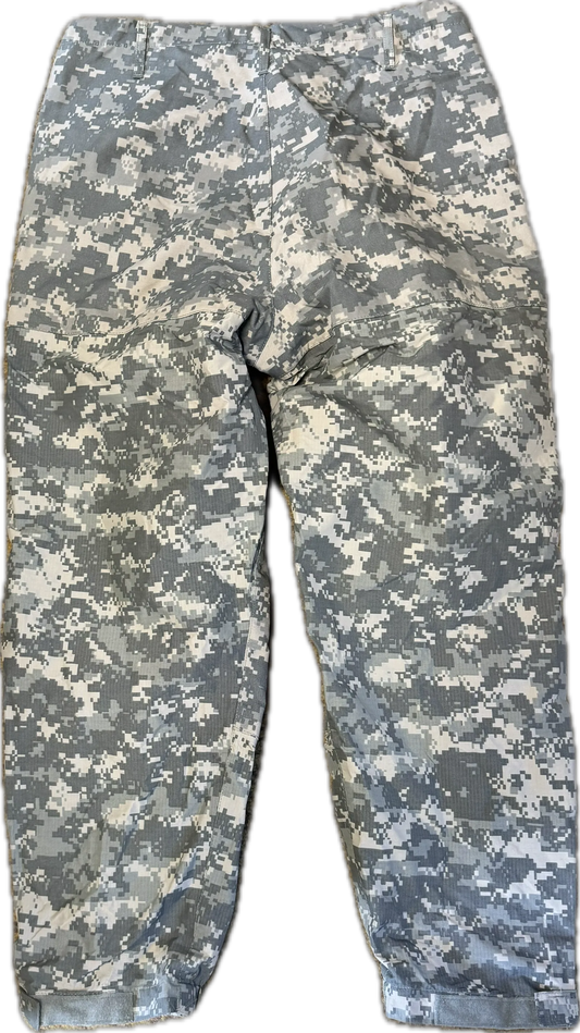 Small Regular ACU Extreme Cold/Wet Weather Trousers Gen III NSN 8415-01-538-6672 Excellent