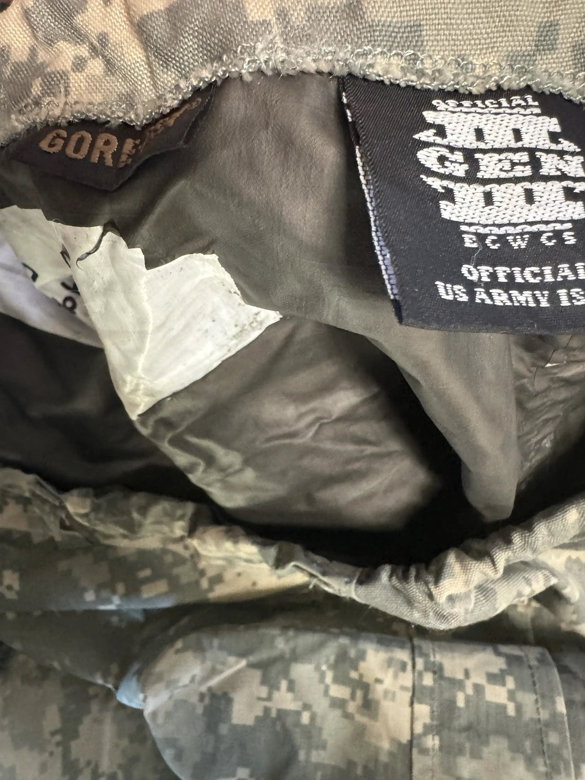 Fair USGI ACU Camo UCP Gore-Tex L6 Trousers ECW NSN 8415-01-538-6680 Medium Reg